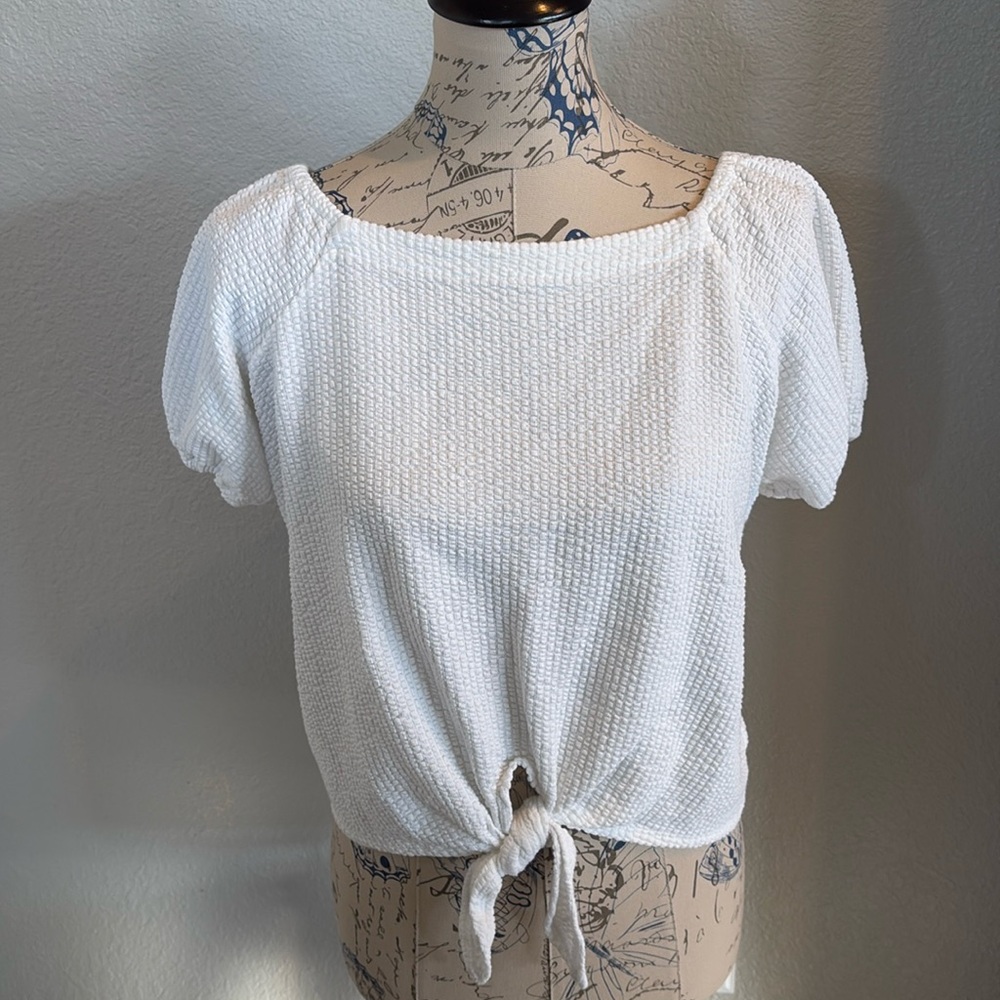 Loft white short sleeve top. In good condition.